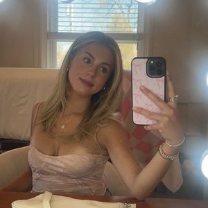 Meet your Posher, Julia